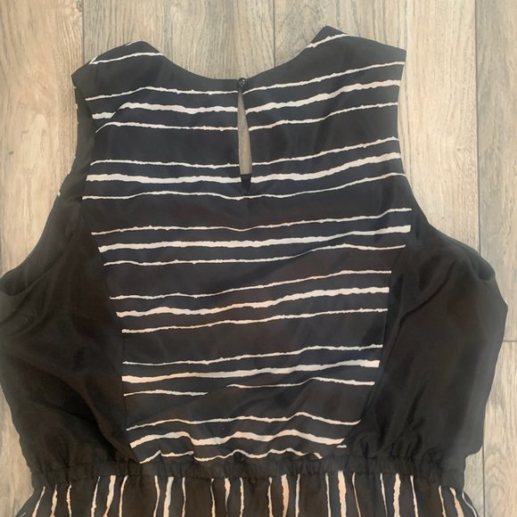 CATO BLACK WHITE STRIPED SLEEVELESS CINCHED WAIST DRESS 14/16W-EUC - Picture 7 of 9